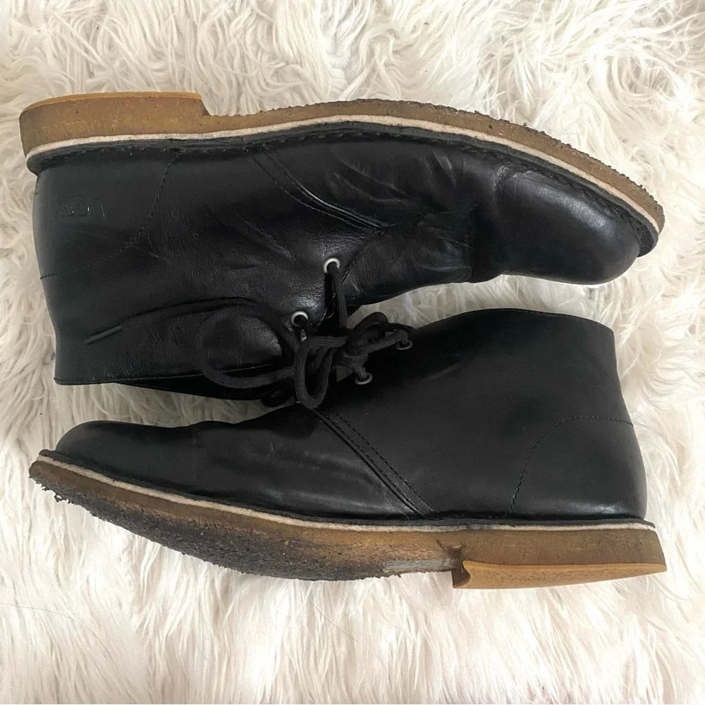 UGG Leighton Black Crepe Leather Lace Up Desert Chukka Boots Size 9